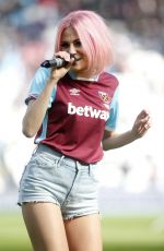 PIXIE LOTT Performs at West Ham vs Everton Football Match Half Time in London 04/22/2017