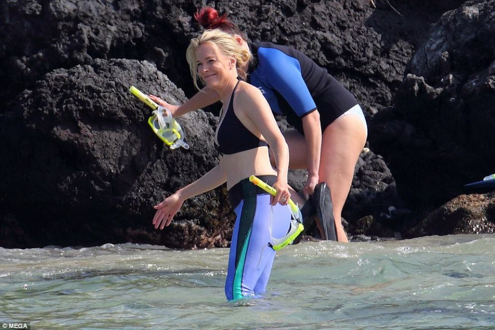 Megyn Kelly In Bikini Top On Vacation In Hawaii Hawtcelebs