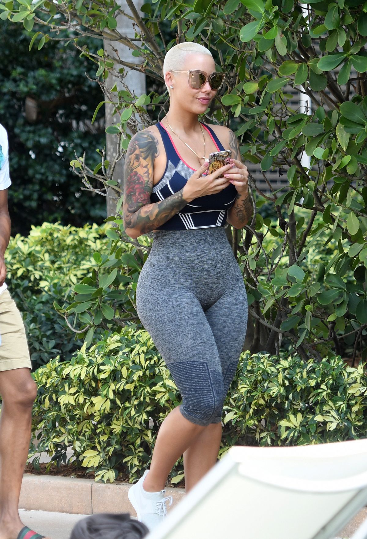 Amber Rose Out On Ocean Drive In Miami Beach 05152017 Hawtcelebs 