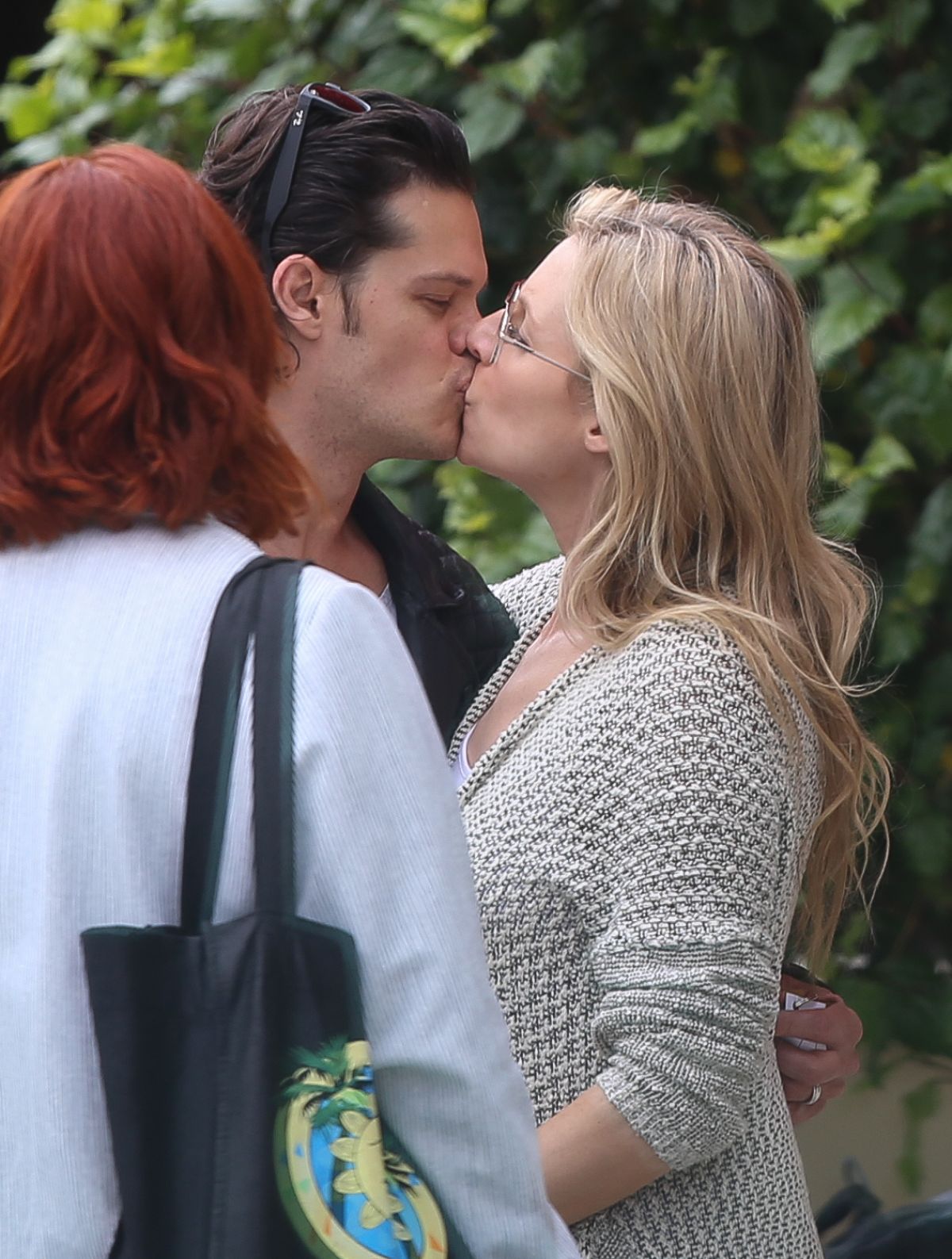 Pregnant Abi Titmuss And Ari Welkom Share A Kiss Out In Los Angeles 05 28 2017 Hawtcelebs