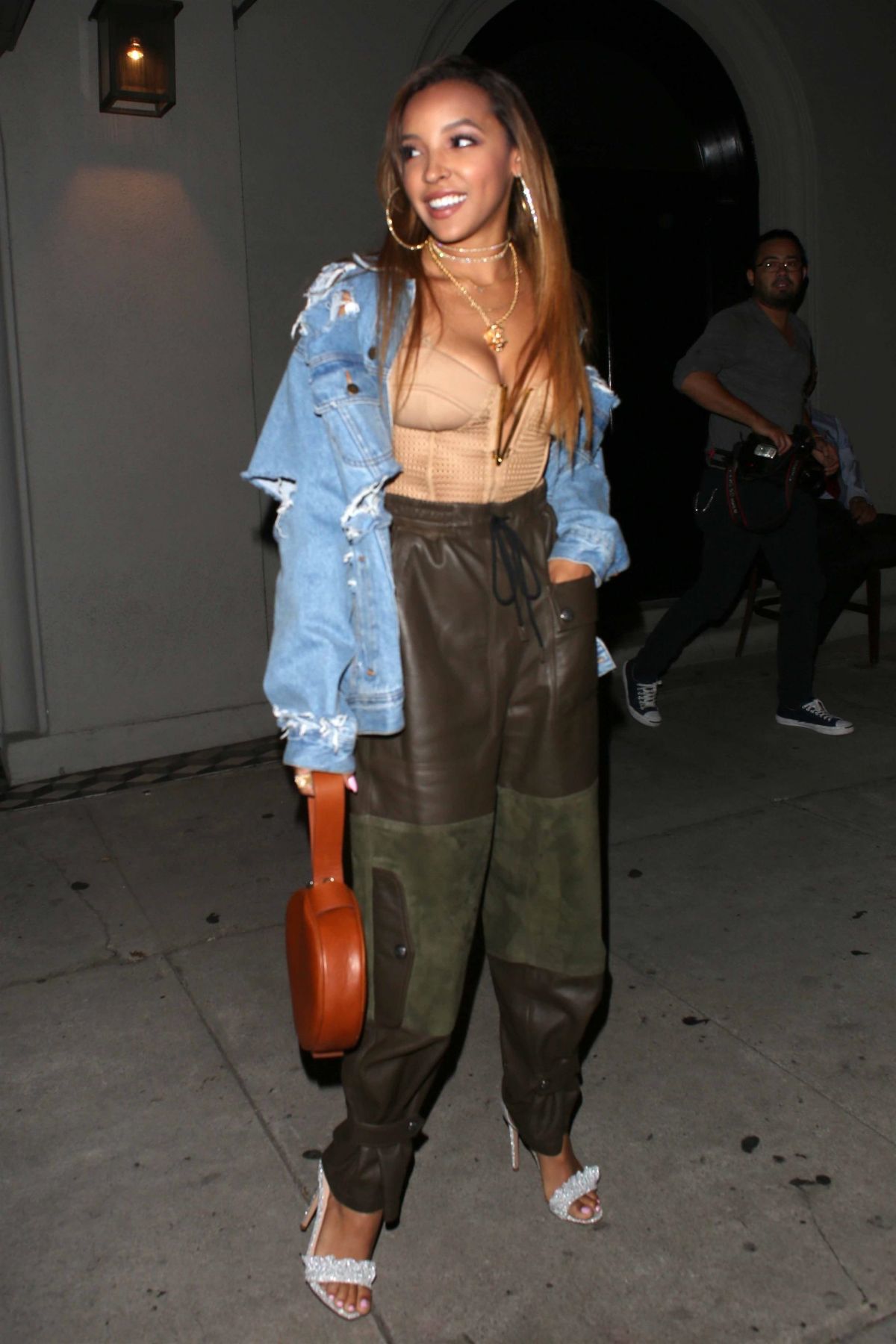 TINASHE Leaves Catch LA in West Hollywood 08/30/2017 – HawtCelebs