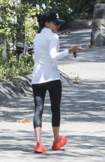 VICTORIA BECKHAM Out and About in Santa Monica 08/25/2017