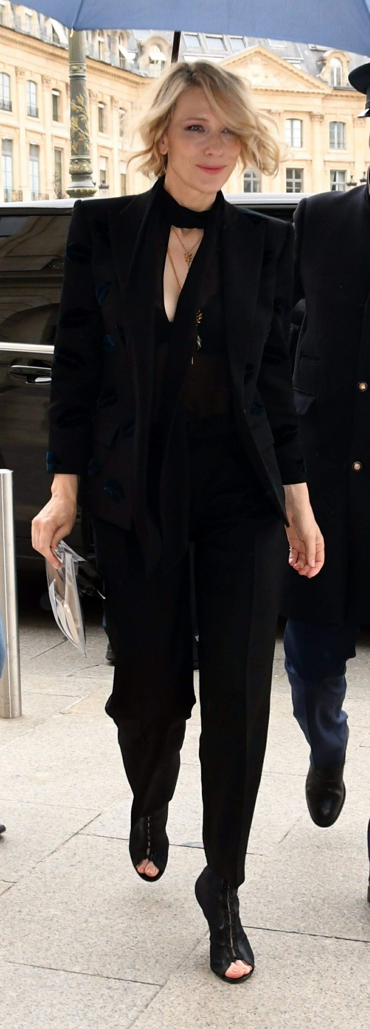 CATE BLANCHETT Arrives at Her Hotel in Paris 10/01/2017 – HawtCelebs