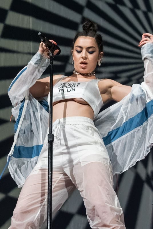 CHARLI XCX Performs at a Concert in Orlando 10/21/2017