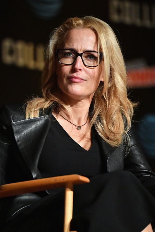 GILLIAN ANDERSON at The X-Files Panel at 2017 New York Comic-con 10/08/2017