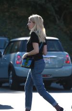 EMMA ROBERTS Out to Lunch in Los Angeles 11/09/2017