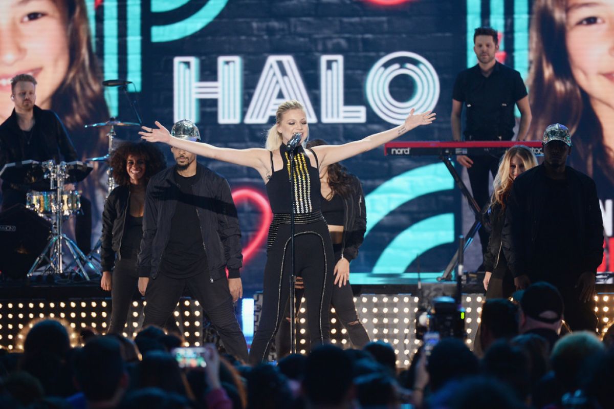 Kelsea Ballerini At Nickelodeon Halo Awards In New York 11042017