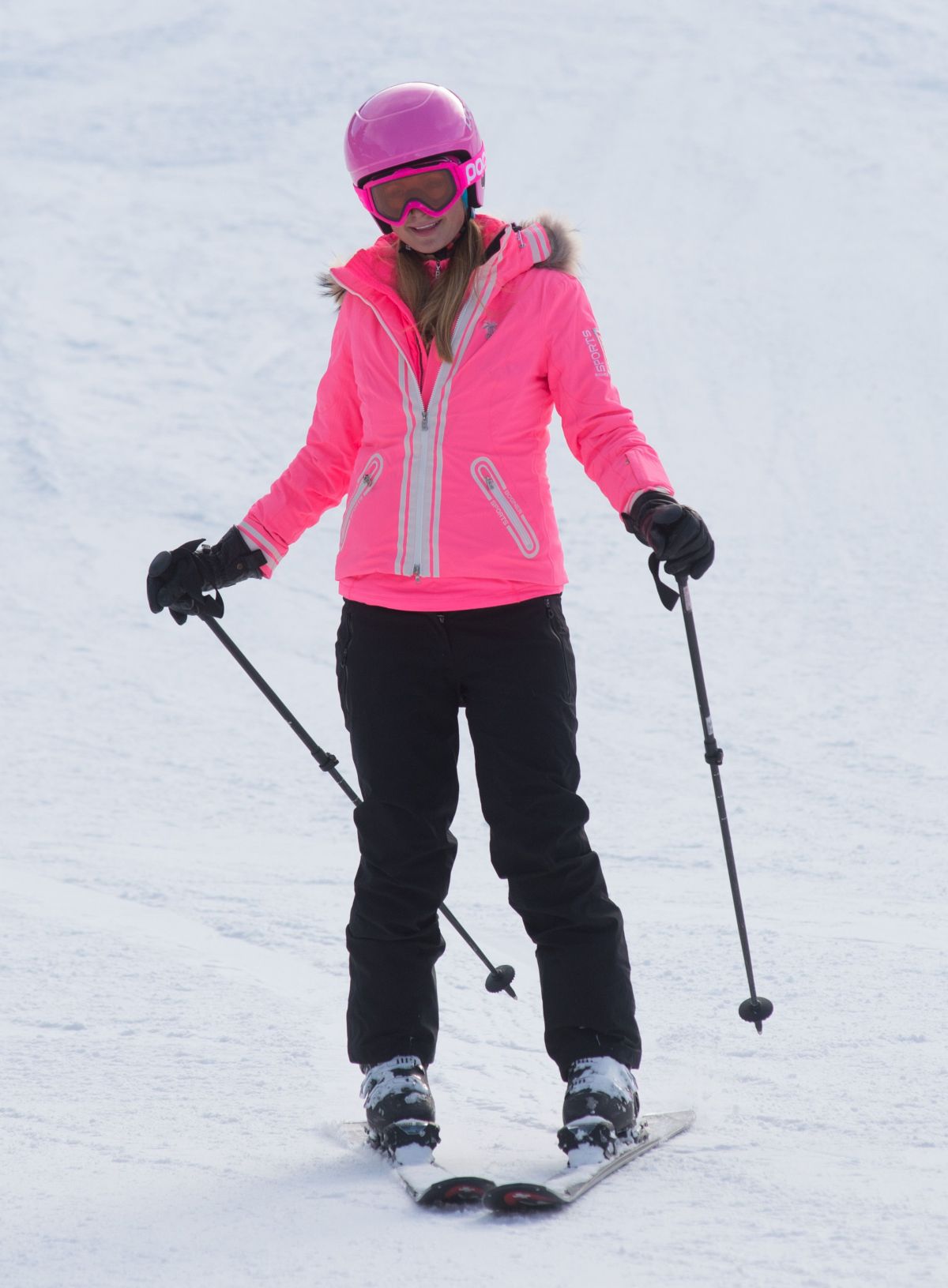 PARIS HILTON and Chris Zylka Out Skiing in Aspen 12/27/2017 – HawtCelebs