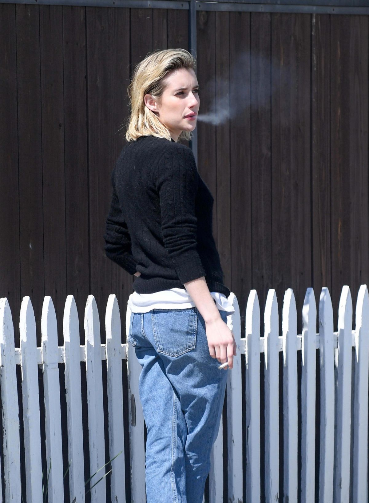 Emma roberts smokes