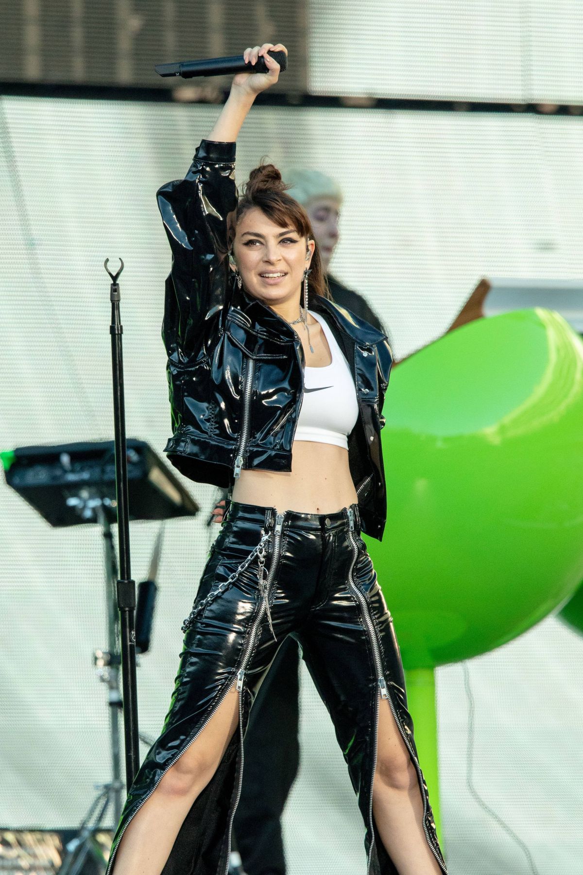 CHARLI XCX Performs at Reputation Tour at Soldier Field in Chicago 06 ...