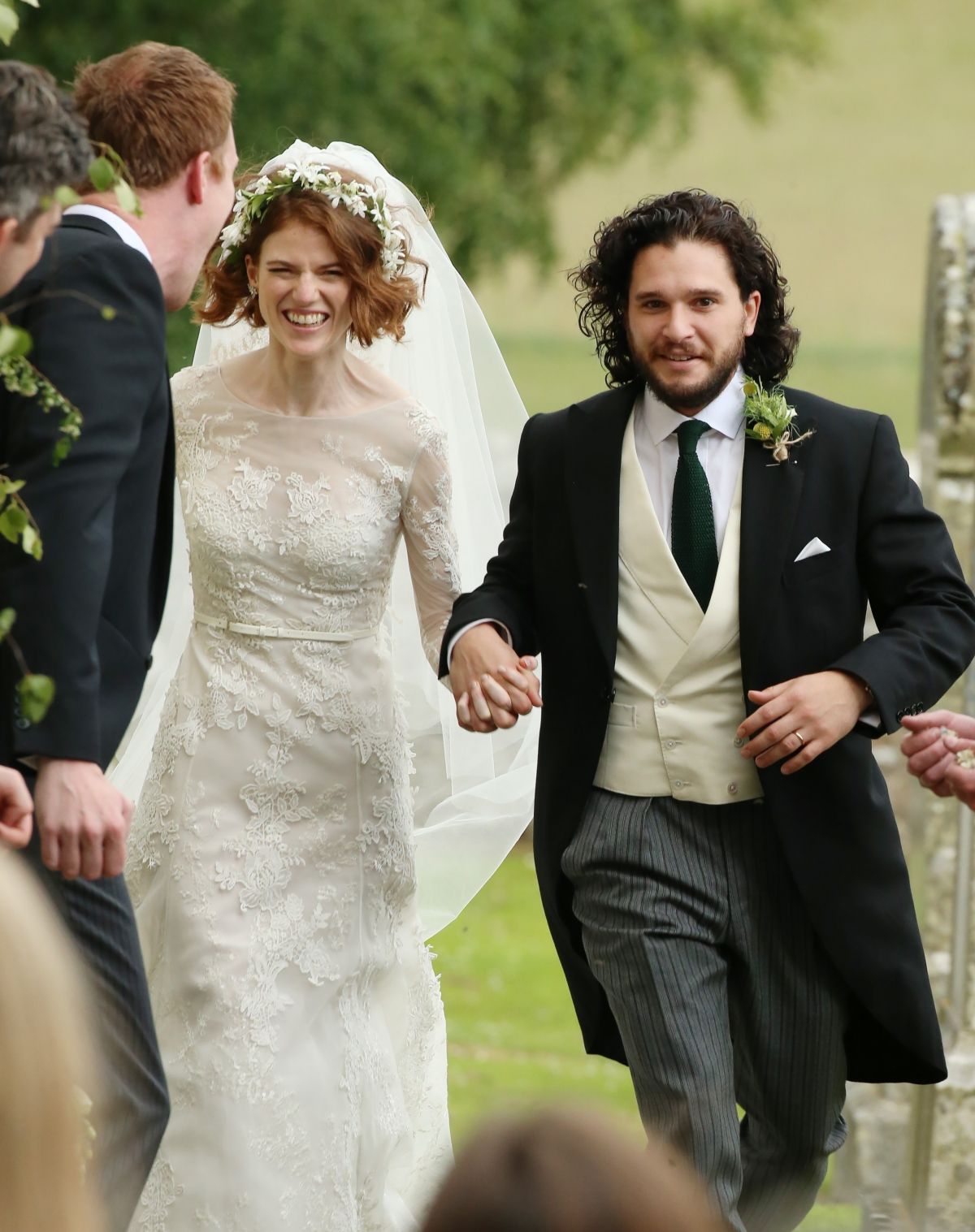 Rose Leslie At Her Wedding With Kit Harington In Scotland 06 23 2018 Hawtcelebs