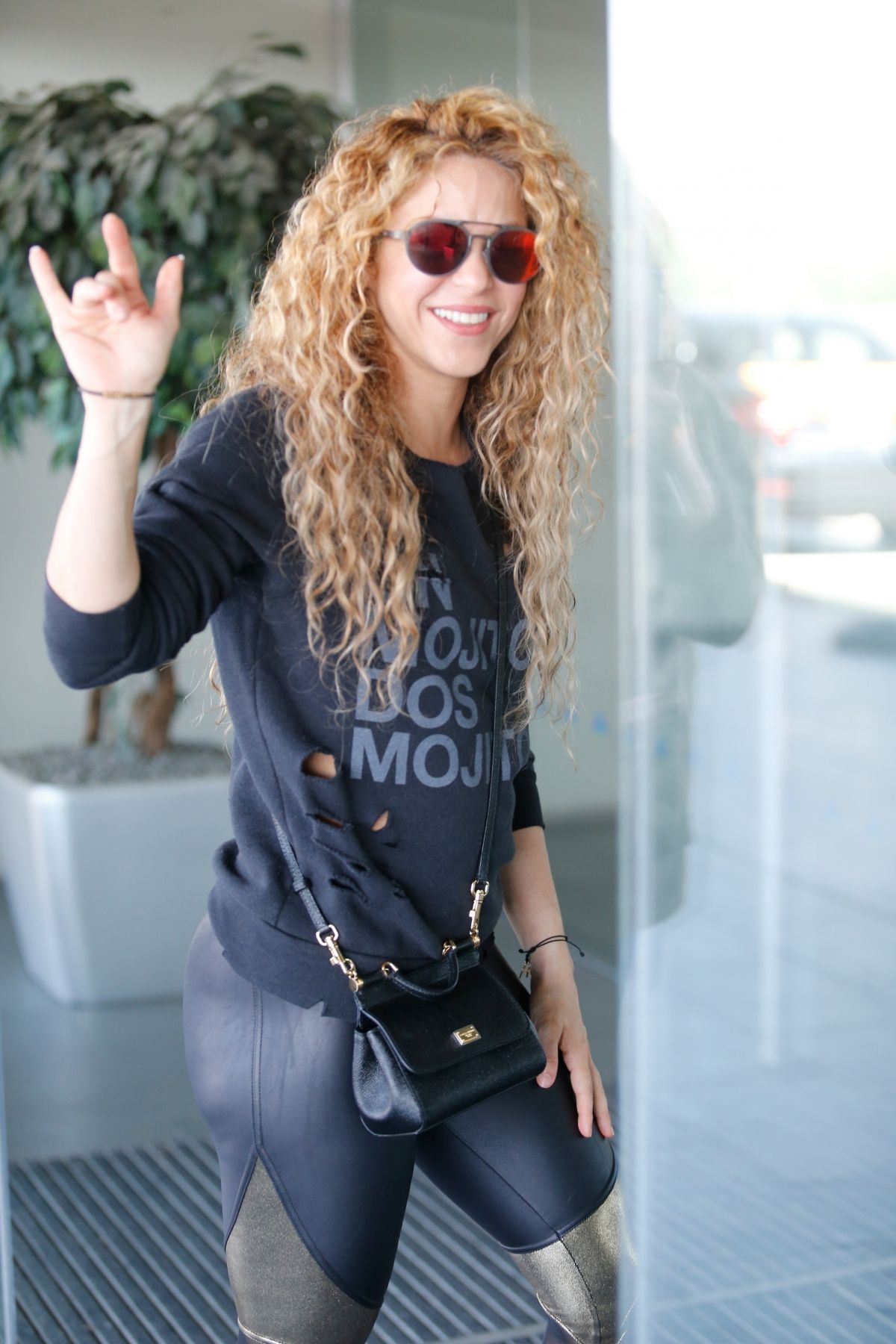 SHAKIRA Arrives at Airport in Barcelona 06/01/2018 – HawtCelebs