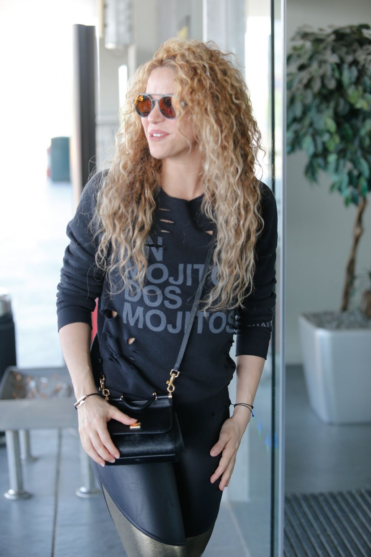 SHAKIRA Arrives at Airport in Barcelona 06/01/2018 – HawtCelebs