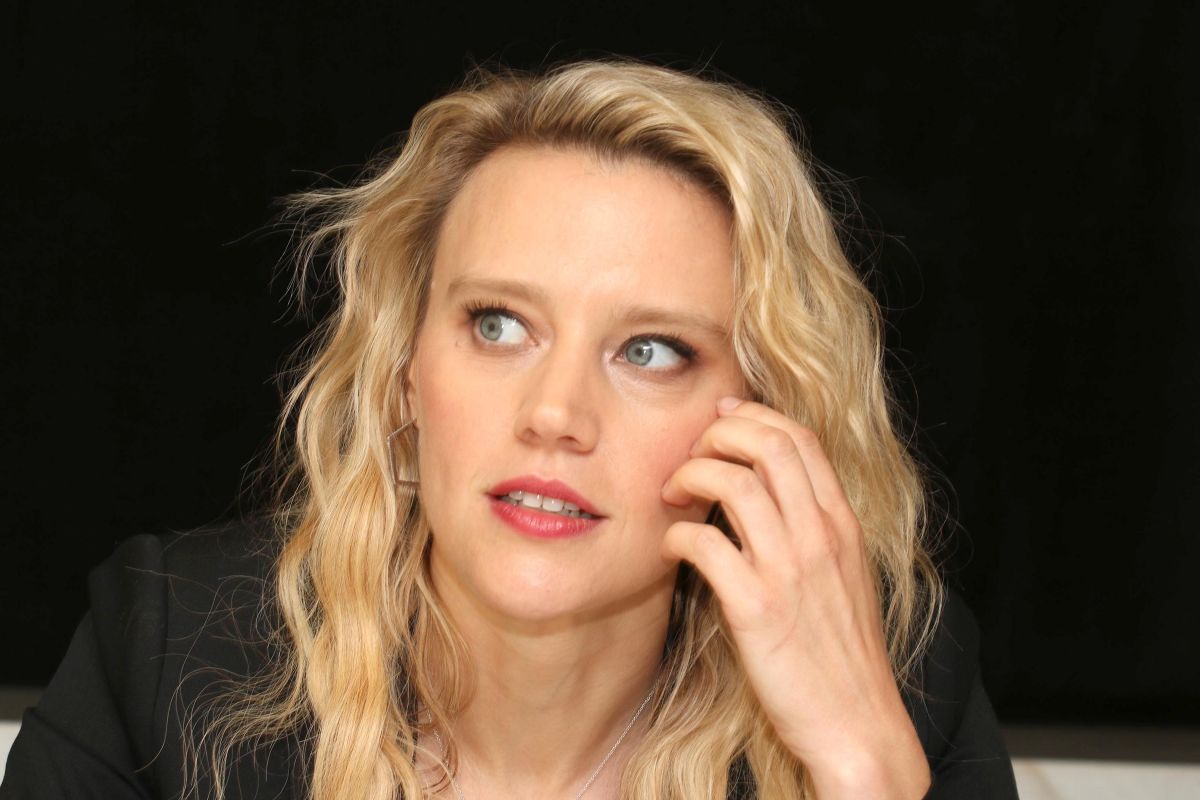 Kate Mckinnon At The Spy Who Dumped Me Press Conference In