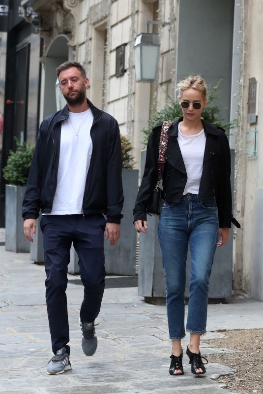 JENNIFER LAWRENCE and Cooke Maroney Out in Paris 08/09/2018 – HawtCelebs