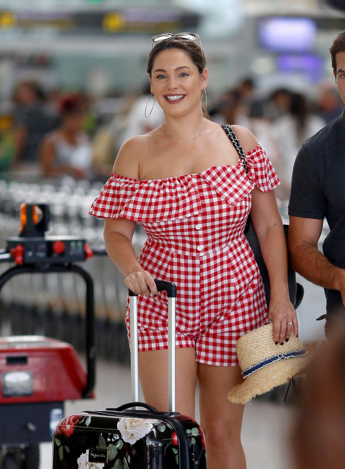 Kelly Brook Arrives At Airport In Barcelona 08112018 Hawtcelebs