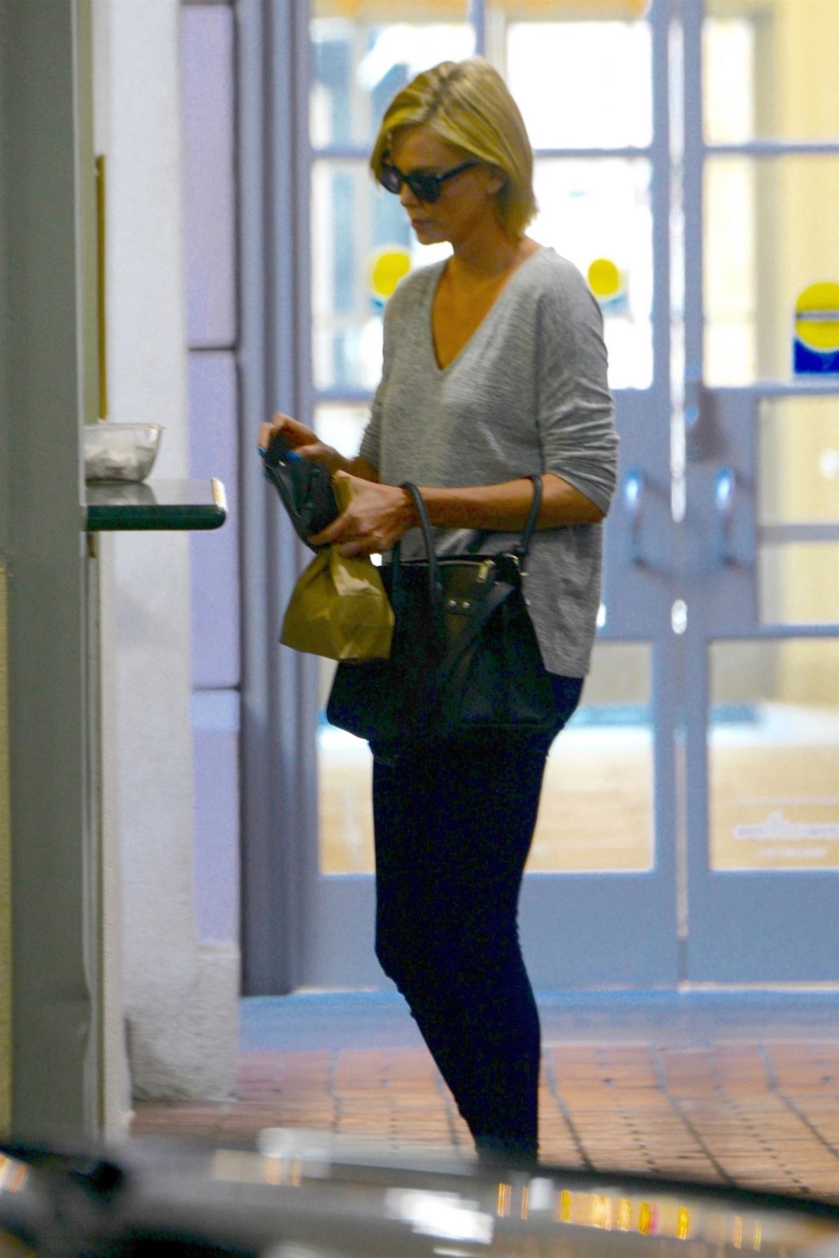Charlize Theron Leaves Doctors Office In Beverly Hills 09 21 2018 2 