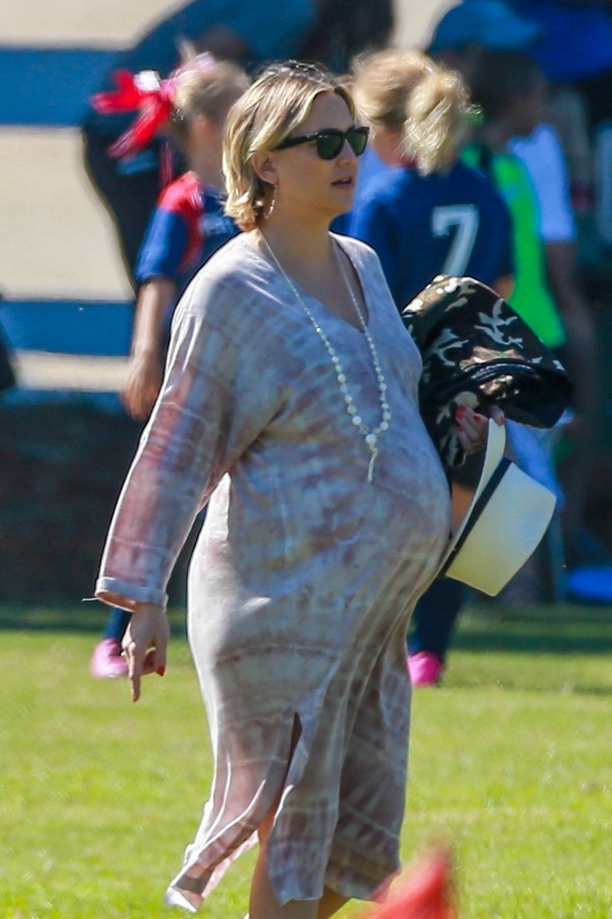 Pregnant Kate Hudson At Soccer Practice In Malibu 09232018 Hawtcelebs 