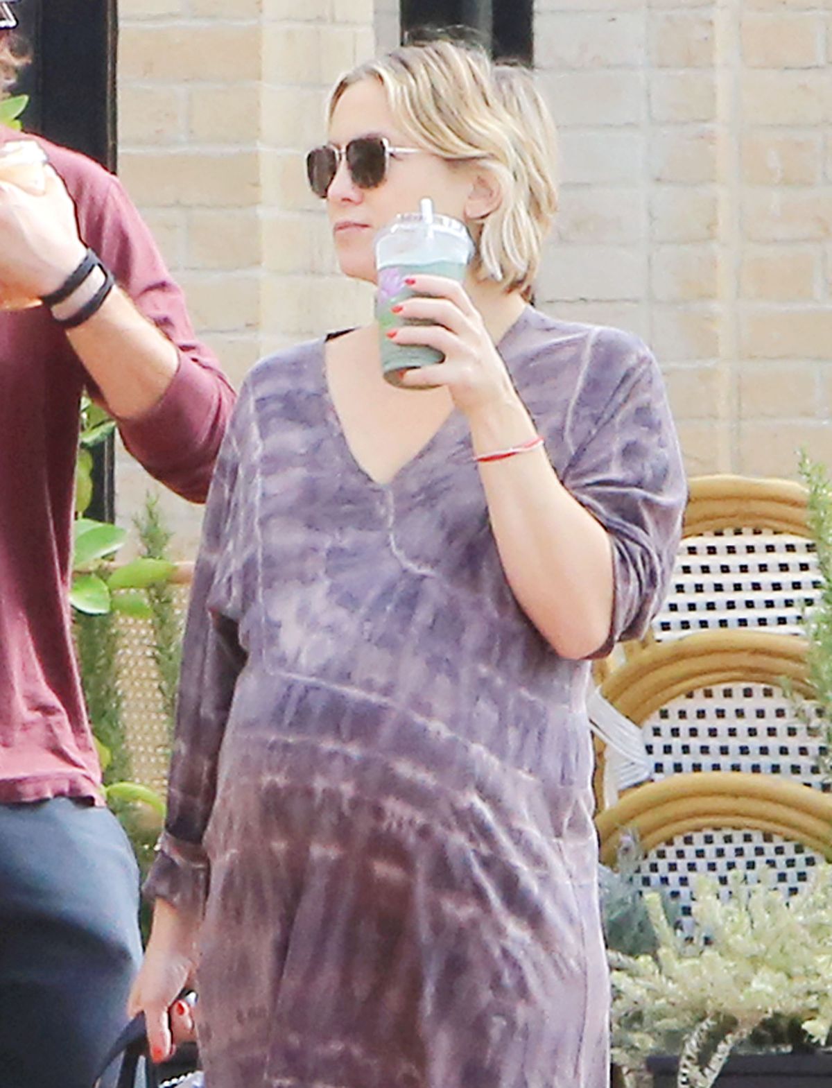 Pregnant Kate Hudson Out And About In Los Angeles 09242018 Hawtcelebs 