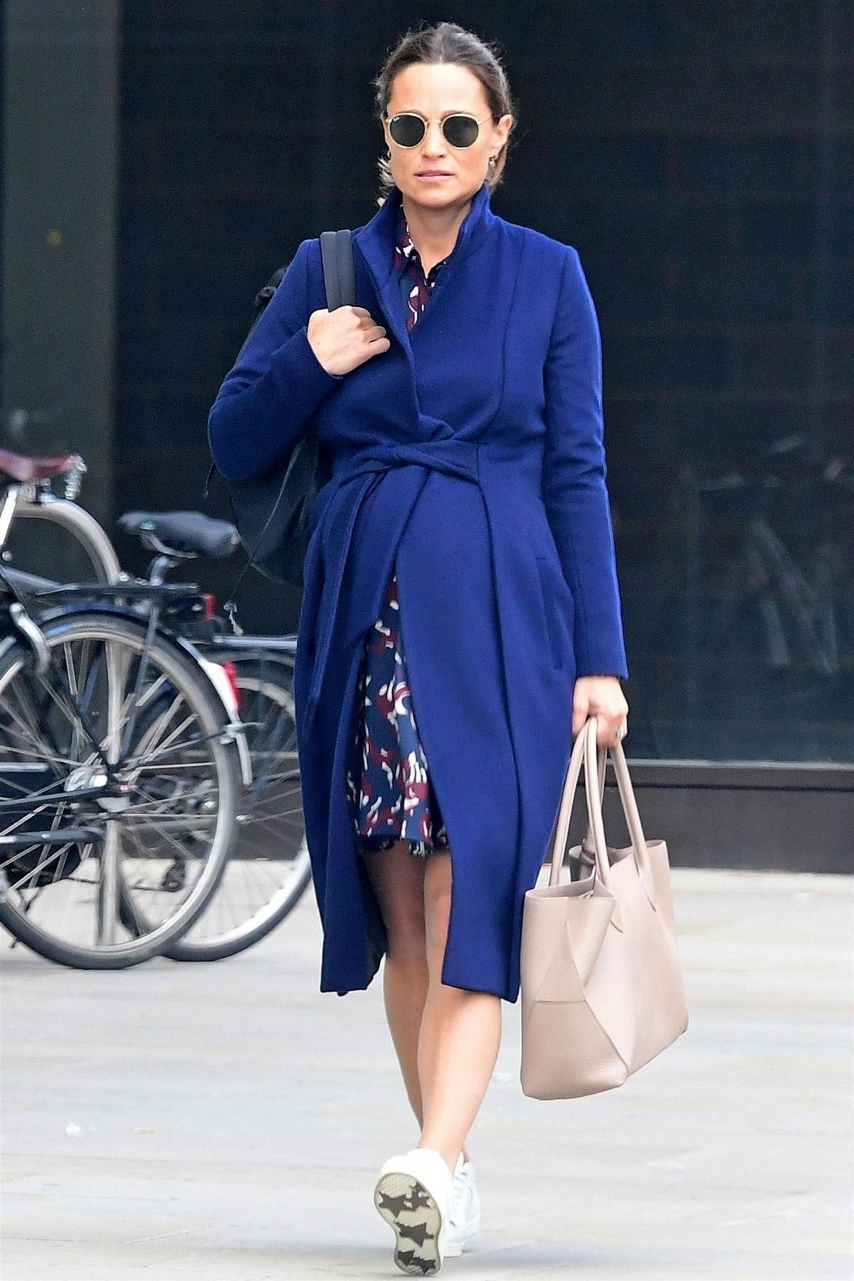 Pregnant PIPPA MIDDLETON Leaves a Gym in London 09/25/2018 – HawtCelebs