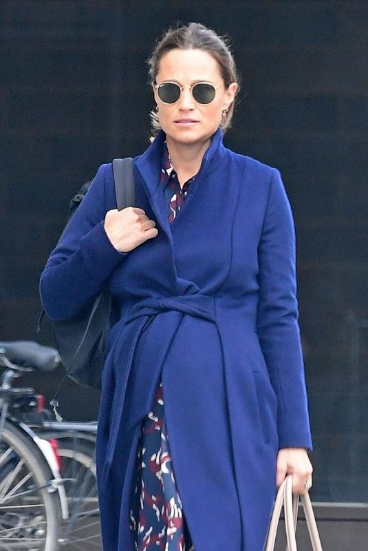 Pregnant PIPPA MIDDLETON Leaves a Gym in London 09/25/2018 – HawtCelebs
