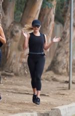 REESE WITHERSPOON Out Jogging in Los Angeles 09/01/2018