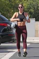SHAUNA SEXTON Leaves Yoga Class in Los Angeles 09/21/2018