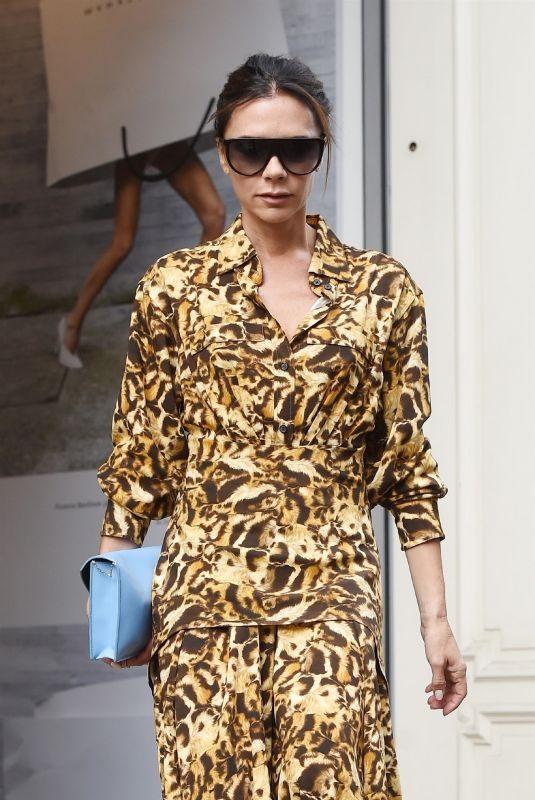 VICTORIA BECKHAM Leaves her Store in London 09/18/2018