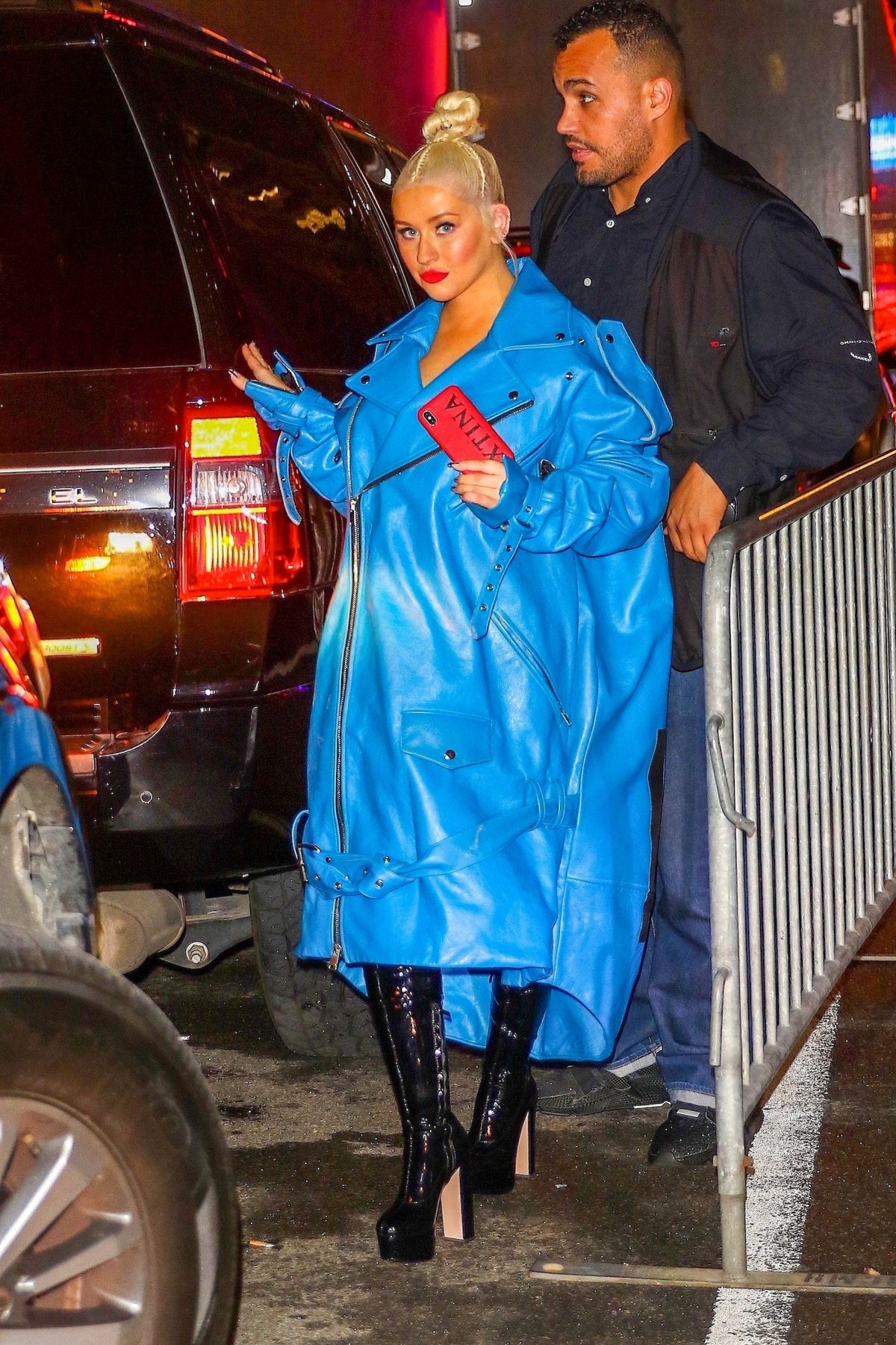 CHRISTINA AGUILERA Arrives at Radio City Music Hall in New York 10/04 ...