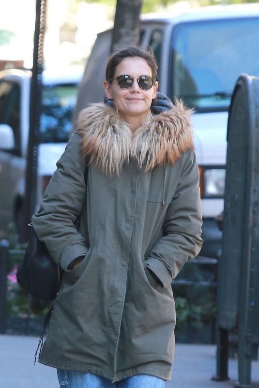 KATIE HOLMES Out in New York 10/25/2018 – HawtCelebs
