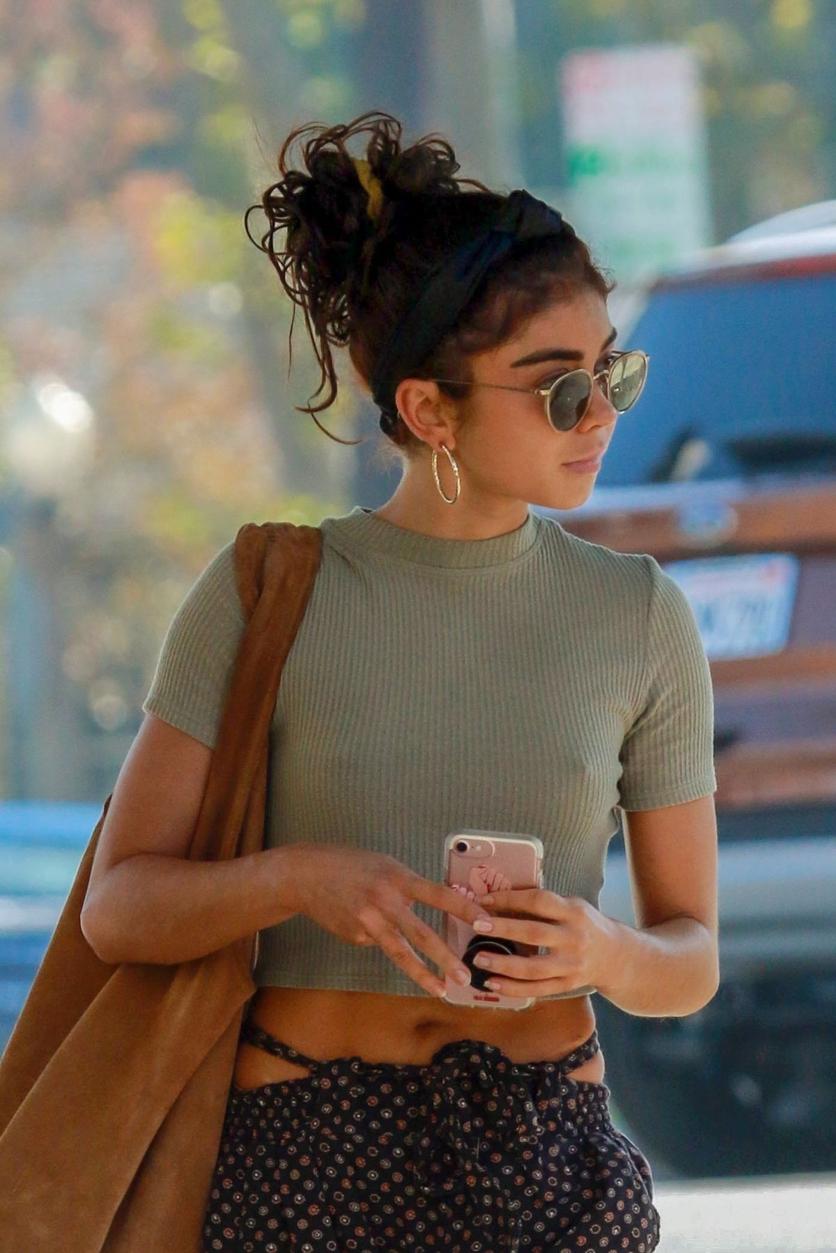 SARAH HYLAND Out and About in Los Angeles 10/25/2018 – HawtCelebs