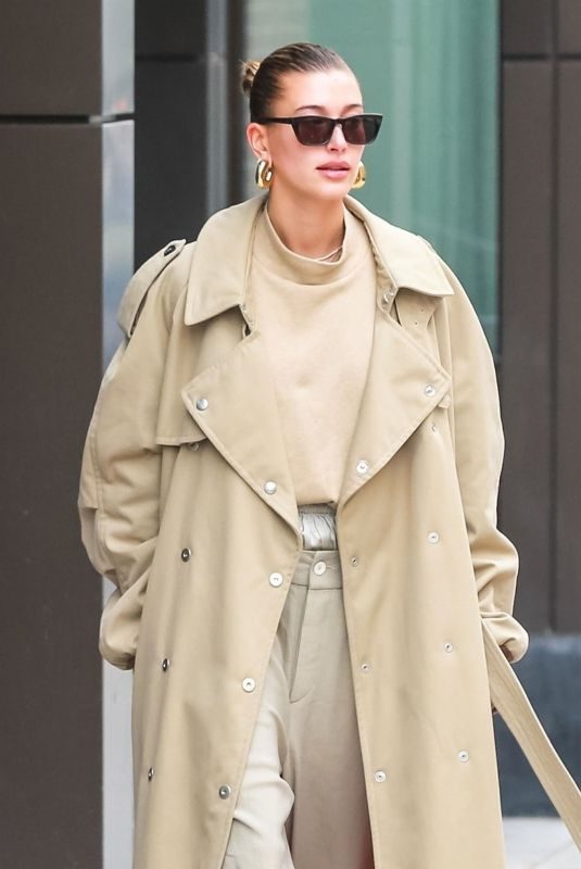 HAILEY BALDWIN Leaves Her Apartment in New York 11/19/2018