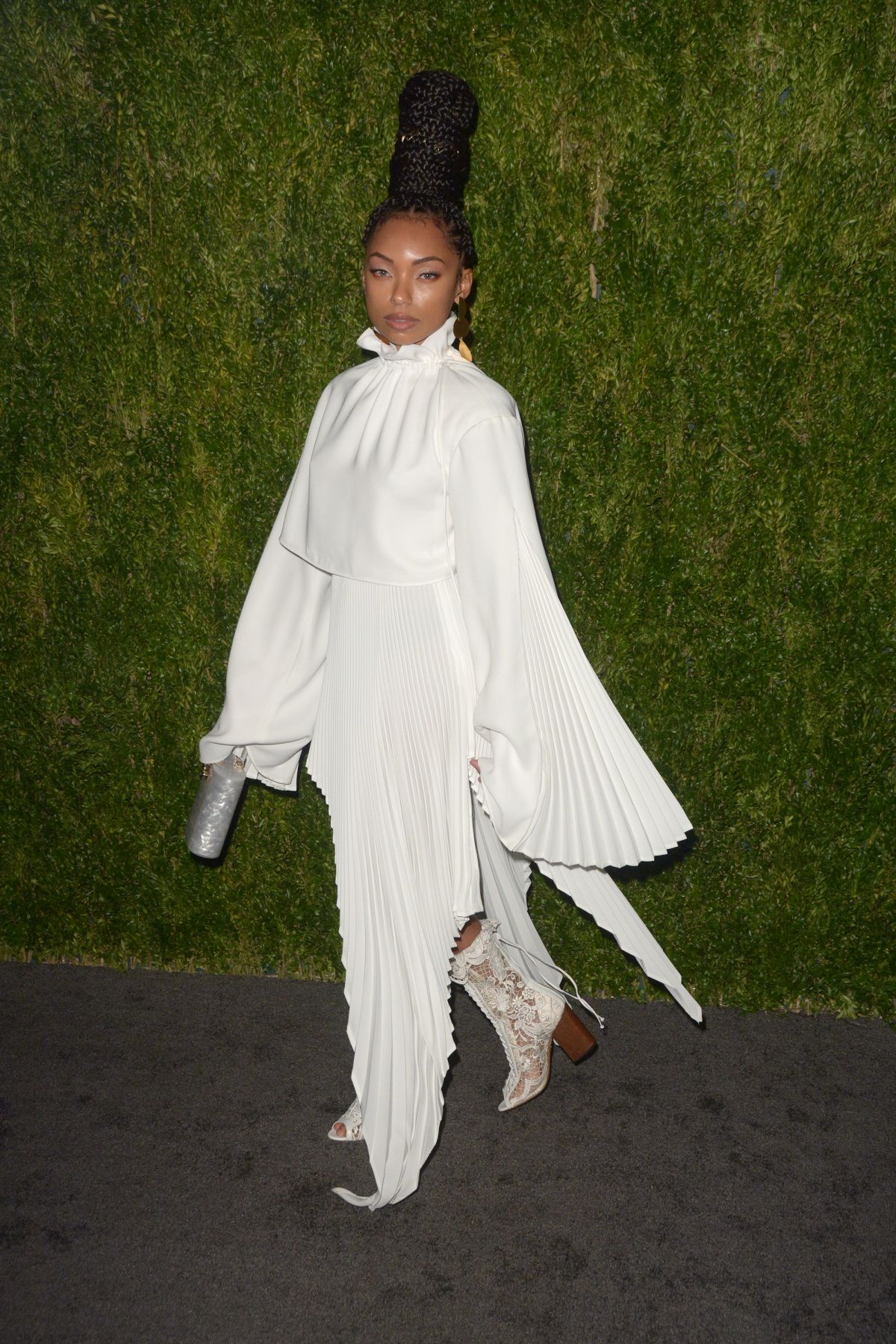 LOGAN BROWNING at Cfda/Vouge Fashion Fund 15th Anniversary in New York ...