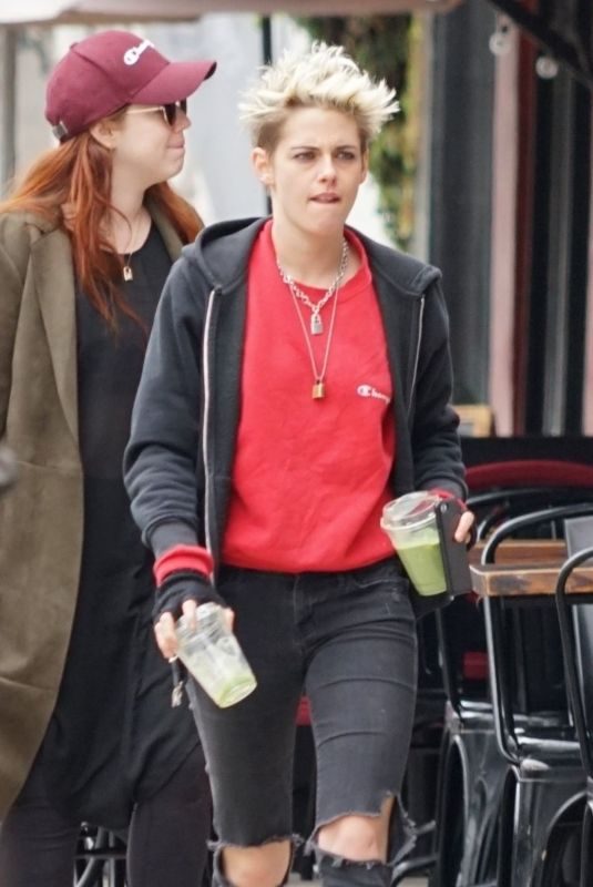 KRISTEN STEWART Out for Lunch in Loa Angeles 12/14/2018