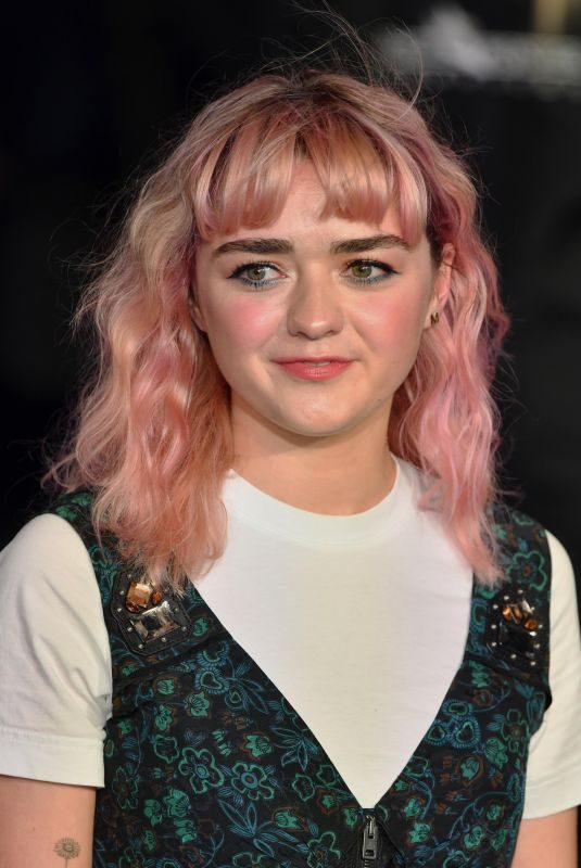 MAISIE WILLIAMS at Mary Poppins Returns Premiere in London 12/12/2018