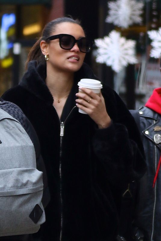 LAMEKA FOX Out for Coffee in New York 01/05/2019