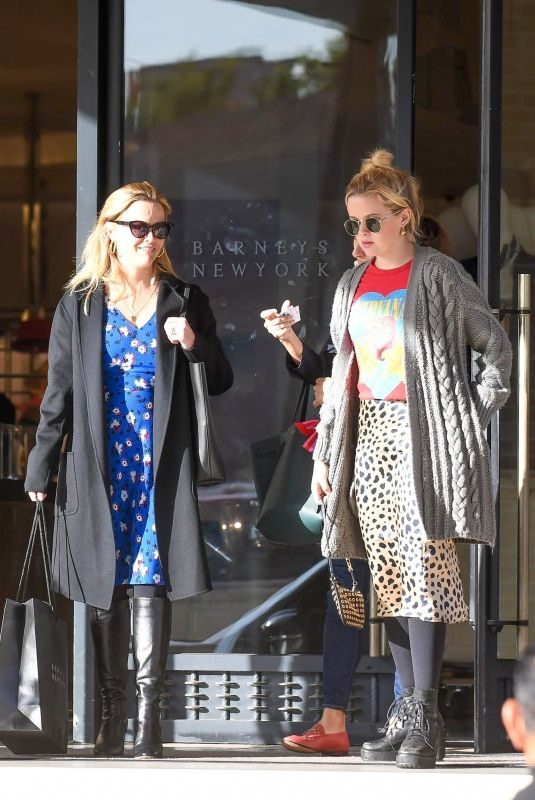 REESE WITHERSPOON and AVA PHILLIPPE Shopping at Barneys New York in Beverly Hills 01/08/2019