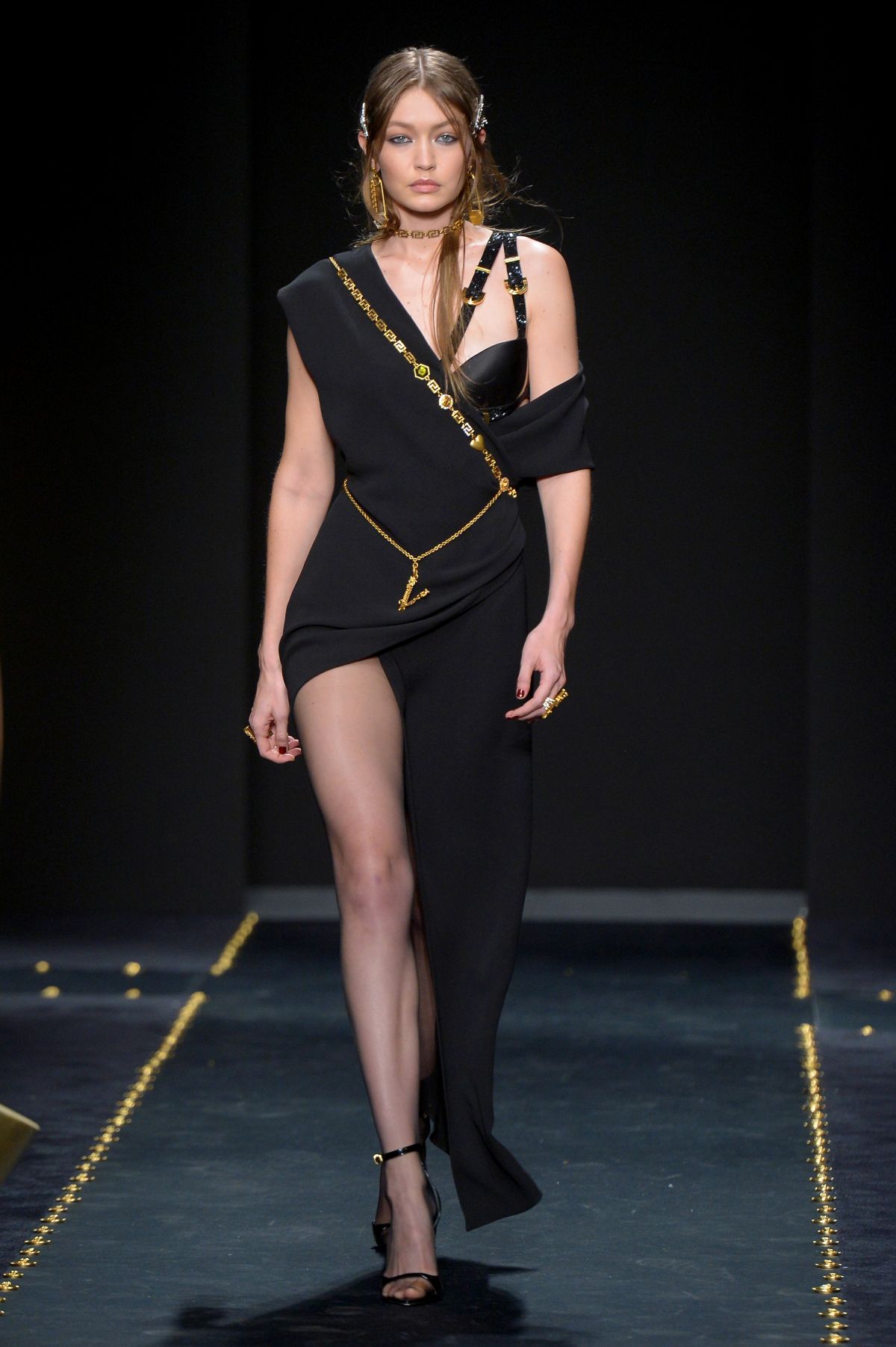 Gigi Hadid At Versace Runway Show At Mfw In Milan Hawtcelebs
