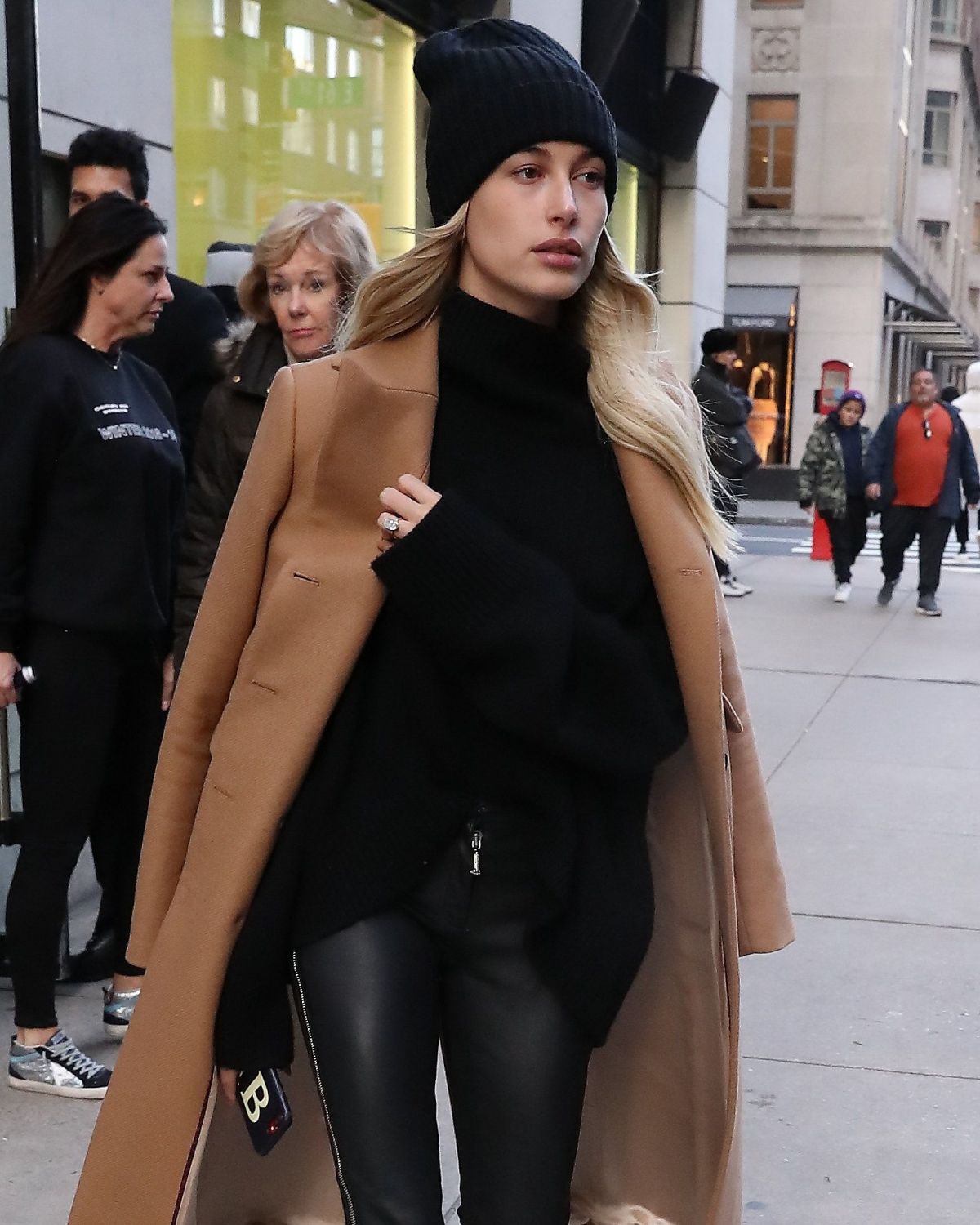 HAILEY BIEBER Leaves Her Apartment in New York 02/10/2019 – HawtCelebs