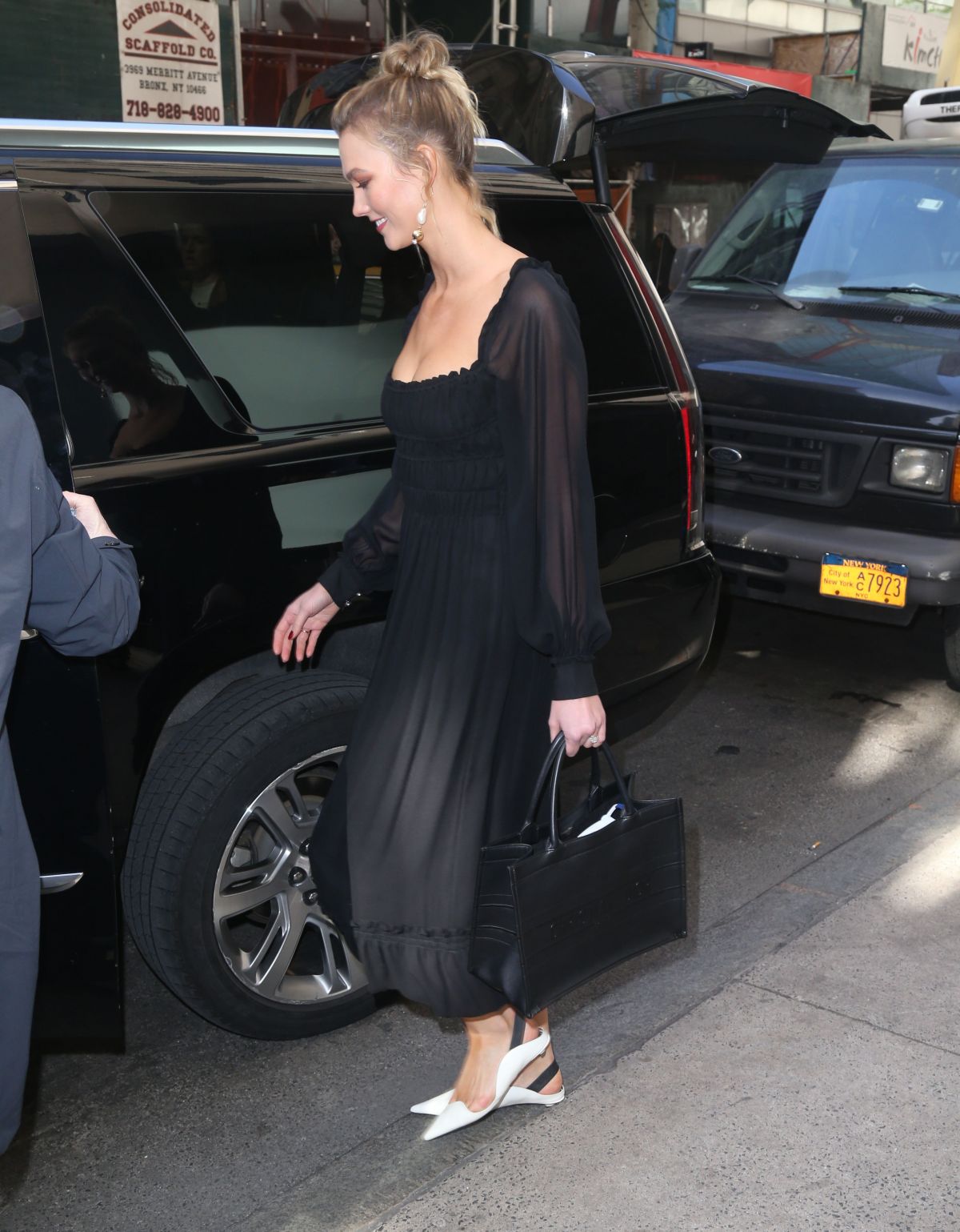 KARLIE KLOSS Heading to Today Show in New york 03/13/2019 – HawtCelebs