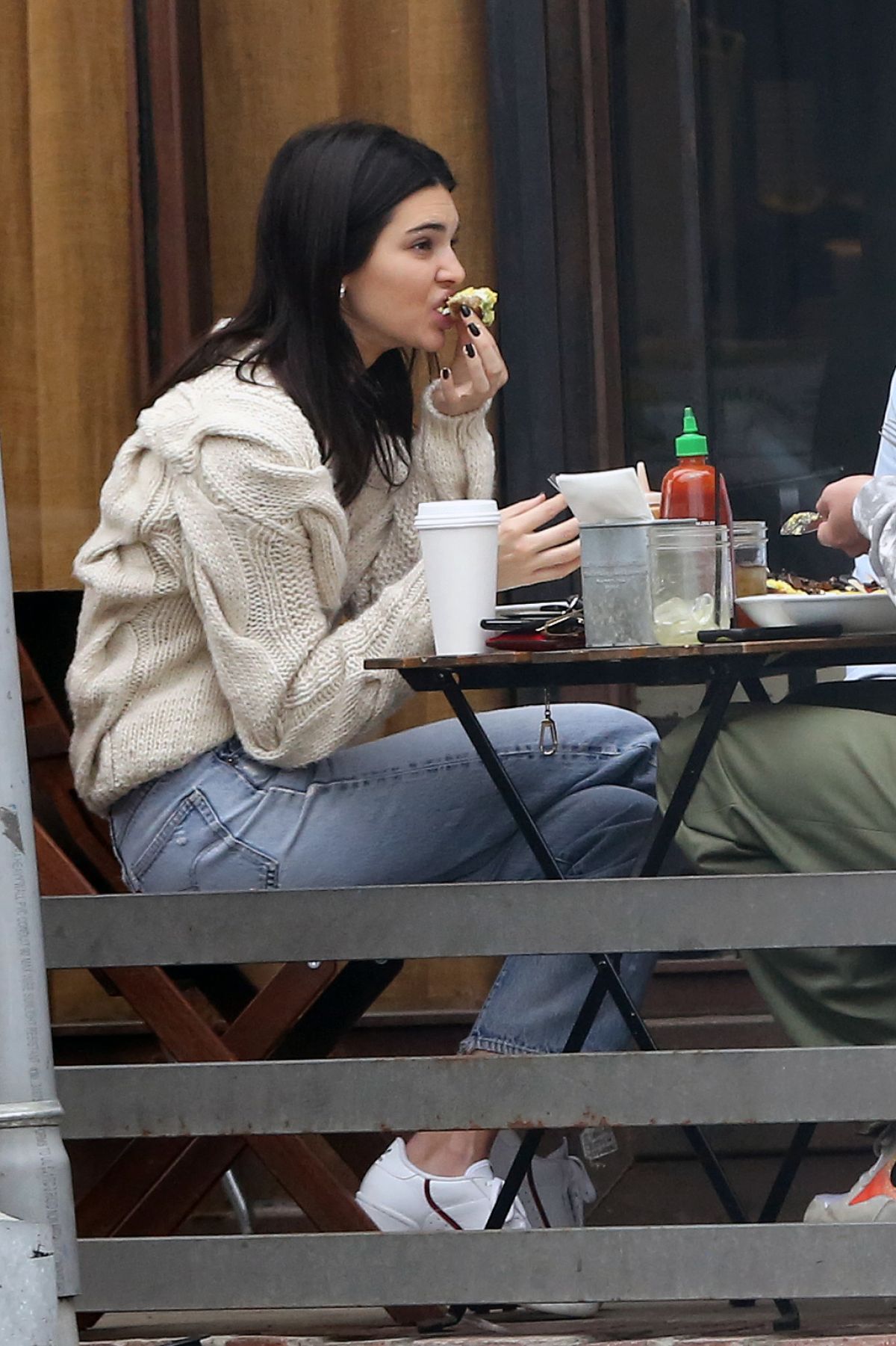 KENDALL JENNER Out for Lunch in Los Angeles 03/05/2019 – HawtCelebs