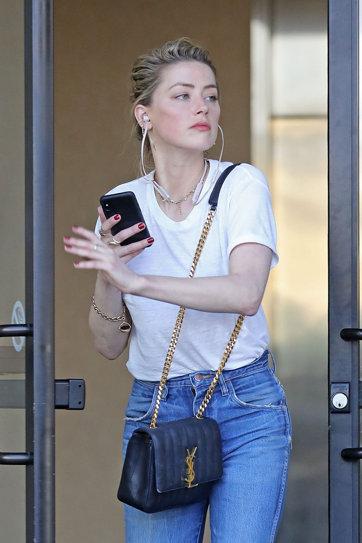 Amber Heard In Jeans At A Lawyer’s Office In Los Angeles 04 18 2019 Hawtcelebs