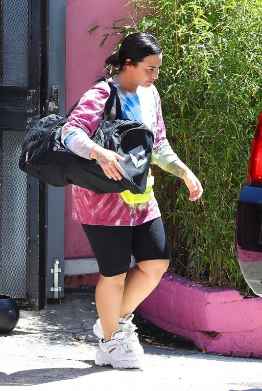 DEMI LOVATO Leaves a Gym in Los Angeles 04/17/2019 – HawtCelebs