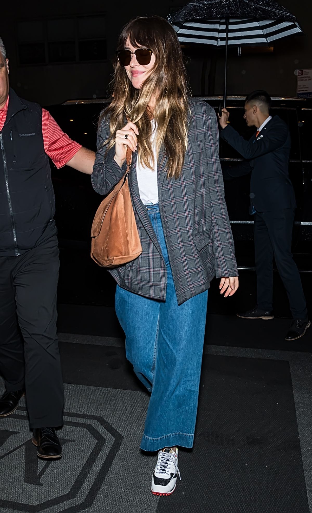 Dakota Johnson Arrives At Her Hotel In New York 05052019 Hawtcelebs 