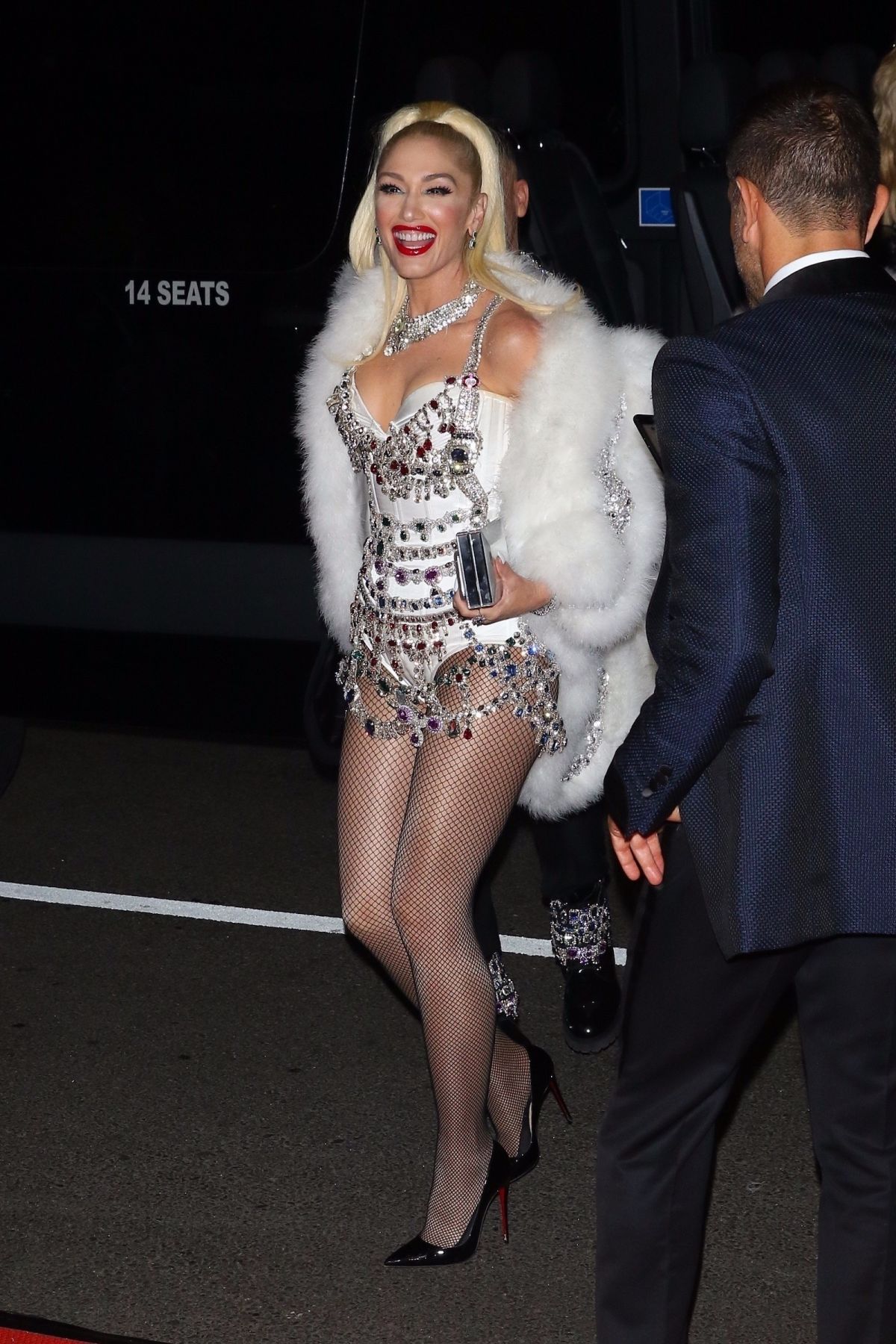 Gwen Stefani Arrives At Her Hotel In New York 05 06 2019 11 
