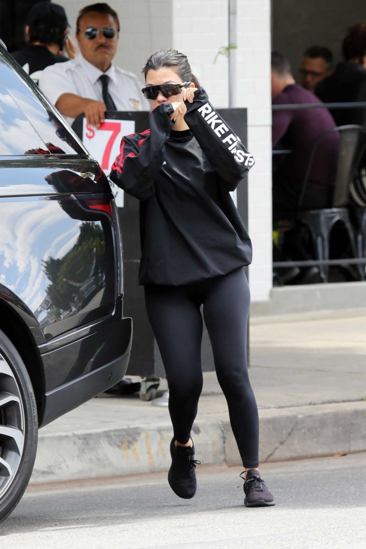 kourtney-kardashian-at-joan-s-on-third-in-los-angeles-05-11-2019-2.jpg