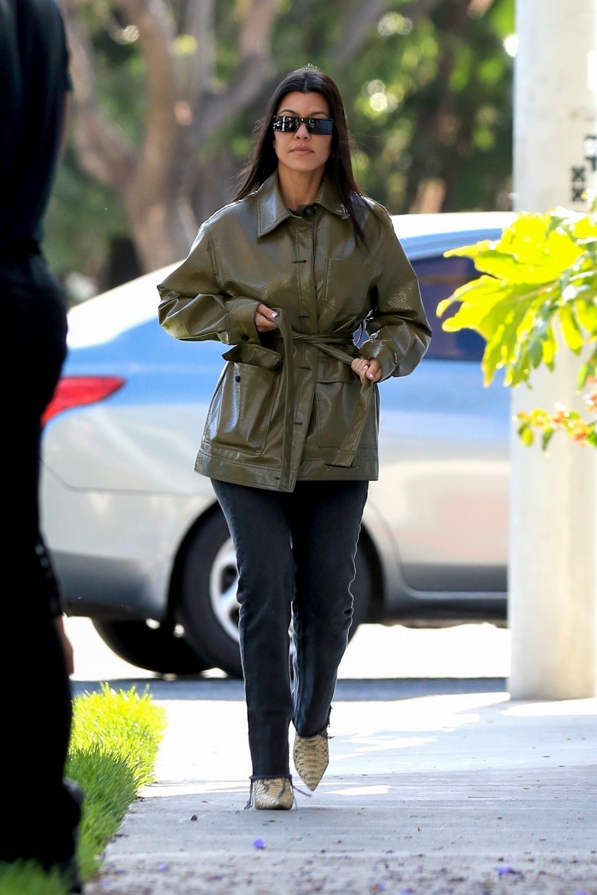 kourtney-kardashian-out-and-about-in-west-hollywood-05-25-2019-3.jpg