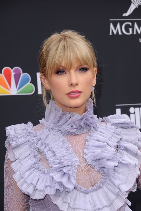 TAYLOR SWIFT at 2019 Billboard Music Awards in Las Vegas 05/01/2019