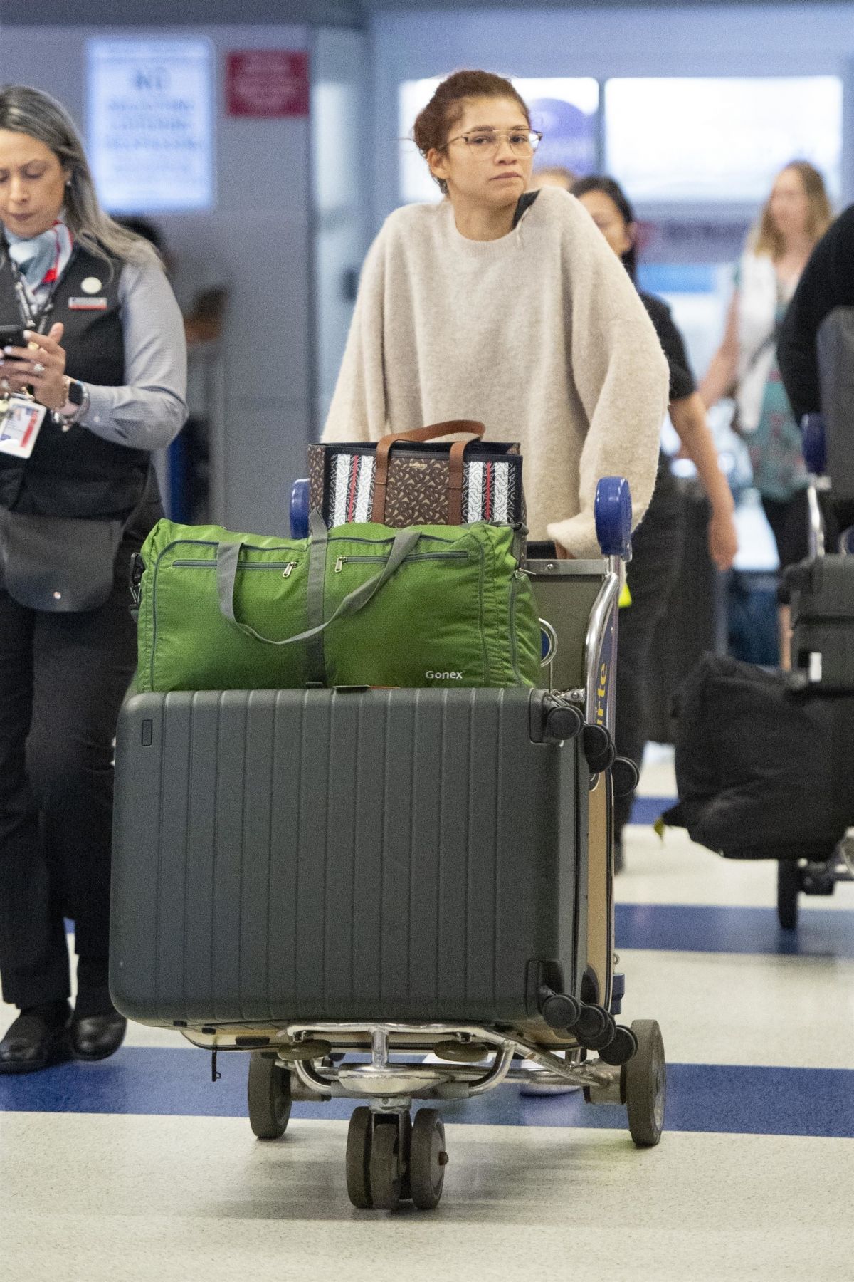 Zendaya Coleman Jfk Airport December 7, 2017 – Star Style