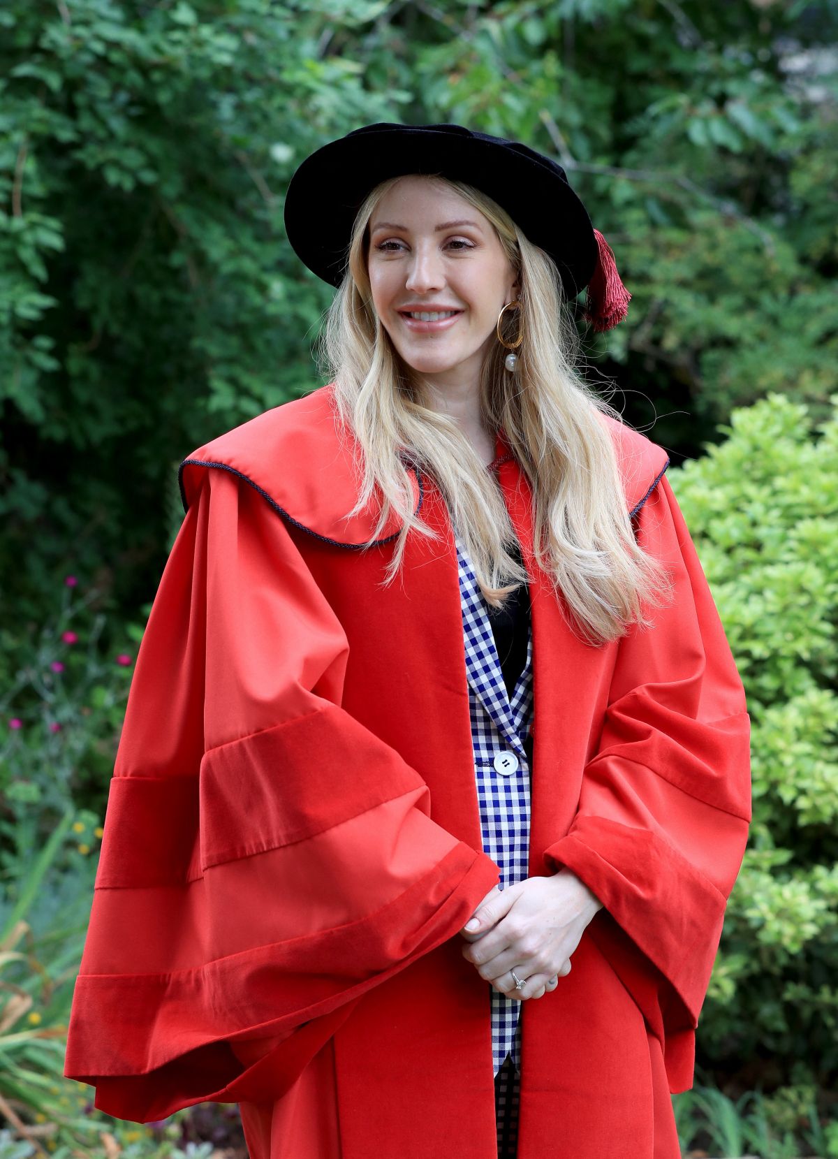 Ellie Goulding Receiving Honorary Doctor Of Arts Degree From The University Of Kent 07 18 2019